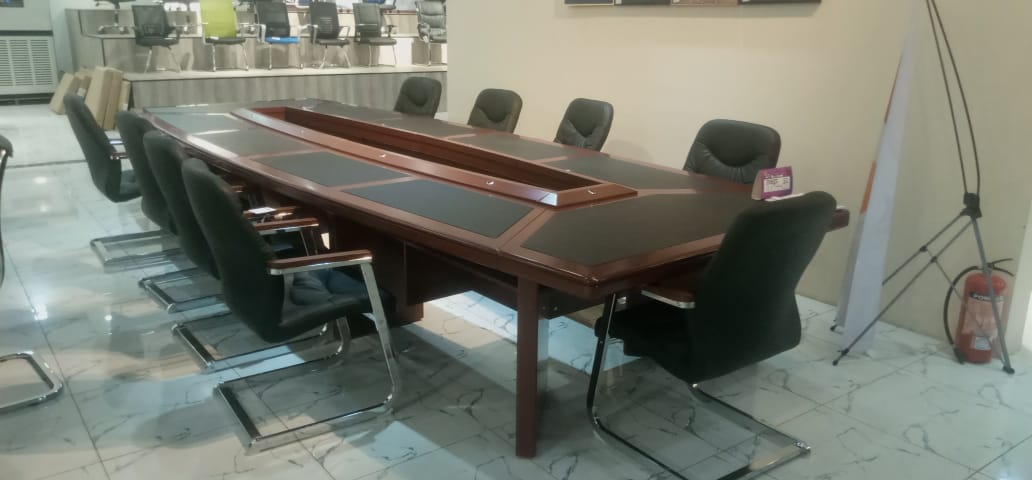 15-20 sitter conference table