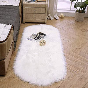 Oval fur faux white rug
