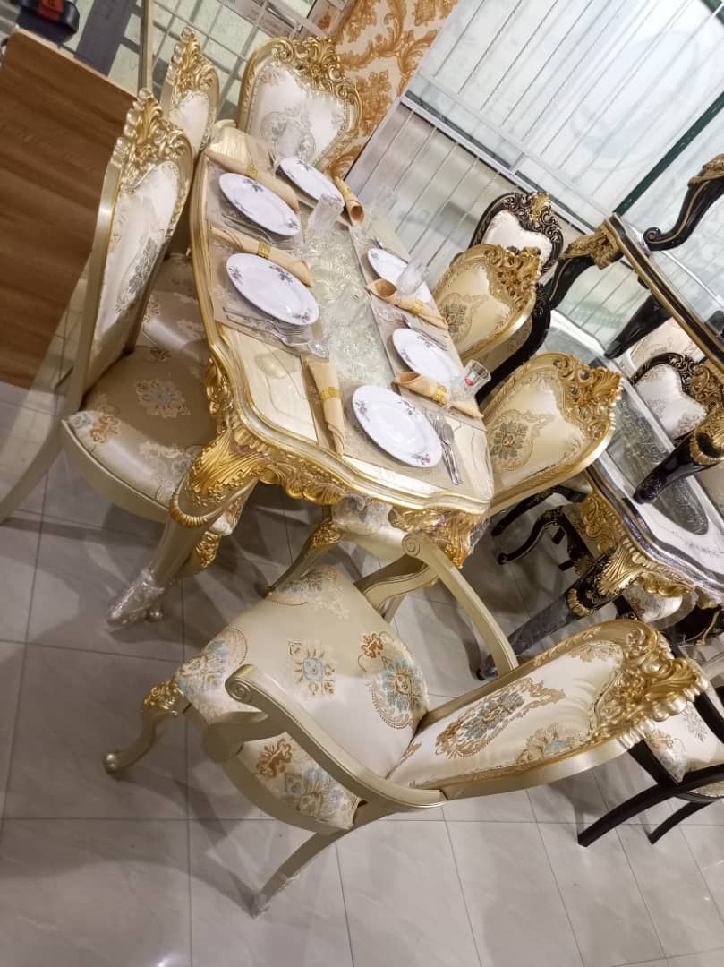 6 Sitter Classice Dining Table Gold