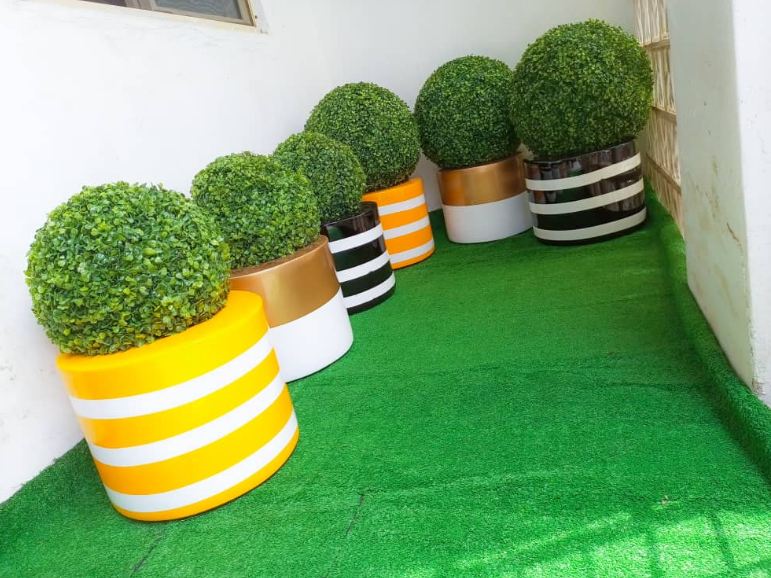 artifical ball plant and vase planter