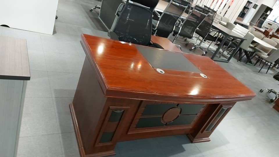 MD &CEO Executive office desk