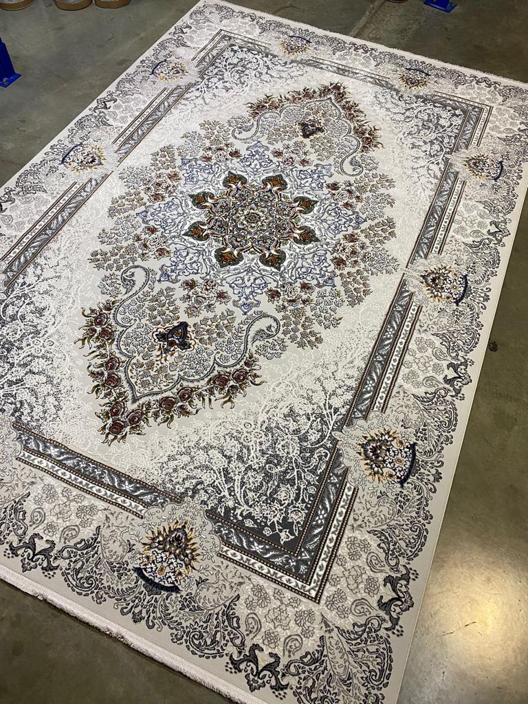 Classic Persian floral Area Rug