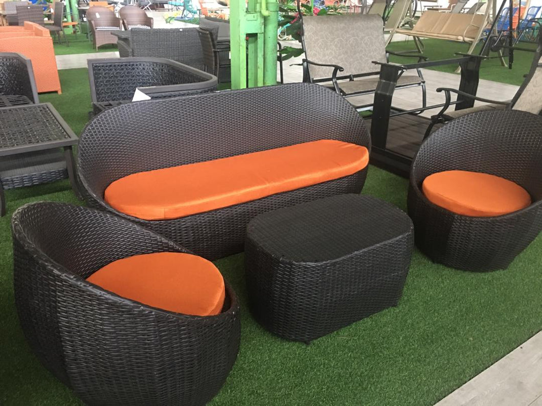 Oval brown 4 seater outdoor chair