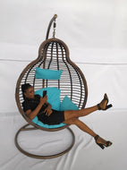 swinging outdoor hanging chair